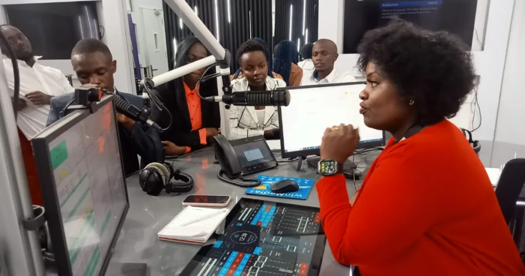 Dee Presenter 001 with Media Students from RVIBS